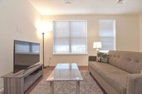 Building Photo - 40 E Pier Dr