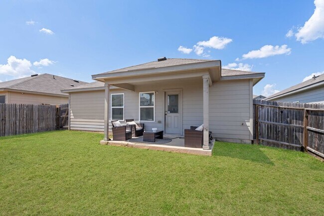Building Photo - Spacious 3-Bed Home with Pool Access, Trails, and Fenced Yard in Converse