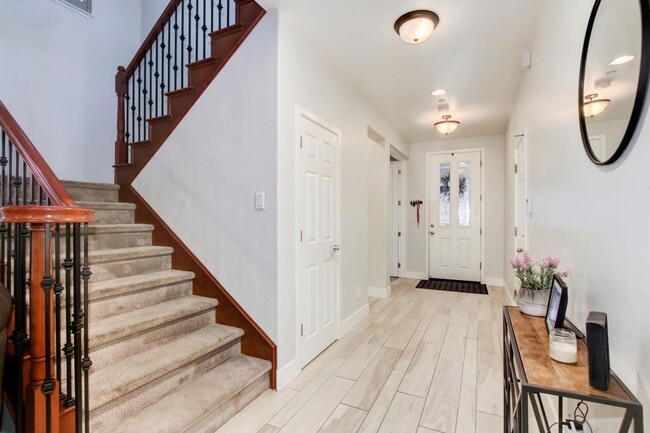 Building Photo - 1641 La Guardia Cir
