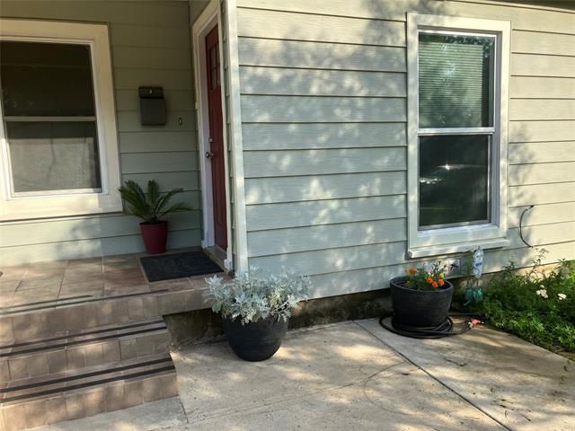 Building Photo - 10430 Losa Dr