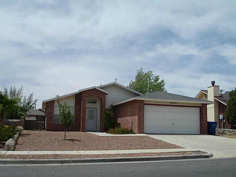 Building Photo - 7537 Luz de lumbre Ave
