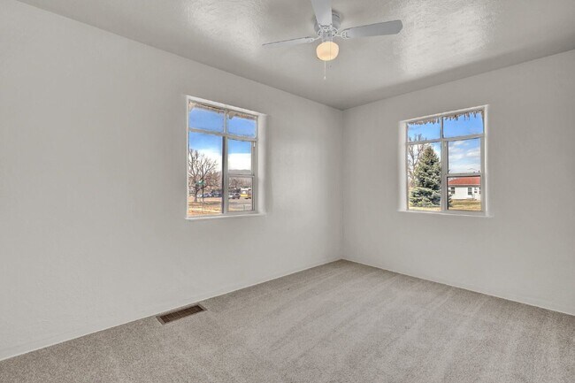 Building Photo - 1201 Janes Ln