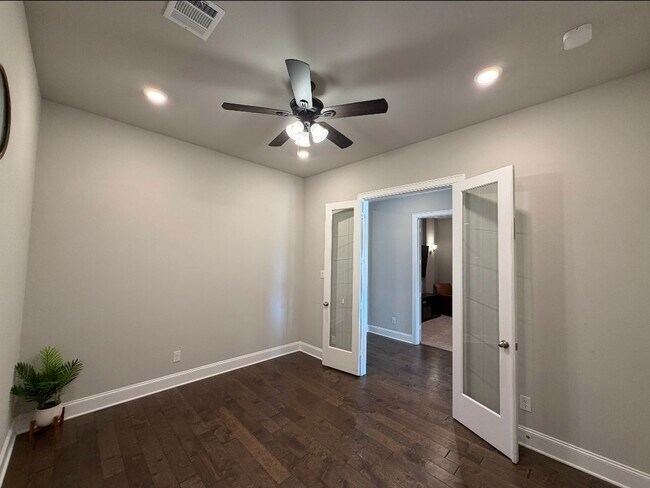 Building Photo - 3606 Canyon Dr