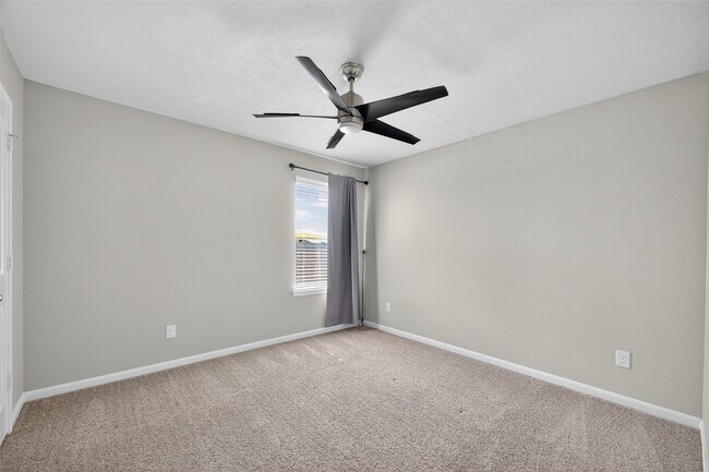 Building Photo - 718 Harvest Bluff Dr