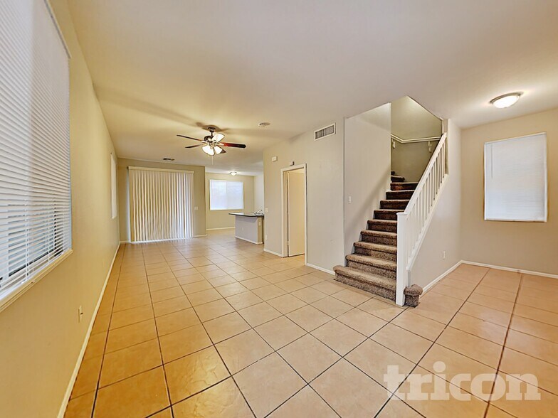 Building Photo - 4925 S 15th Pl