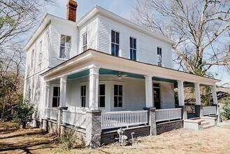 Building Photo - COMING SOON: 129 N 4th St - 4bd and 2ba