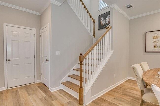 Building Photo - 105 Essence Dr