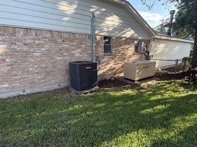 Building Photo - 24207 Shellbrook Dr