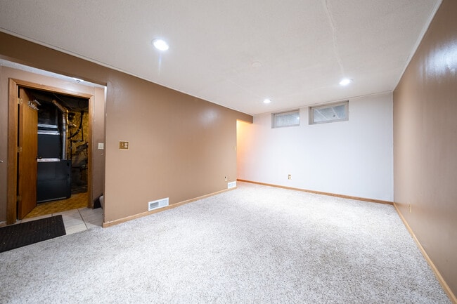 Building Photo - 2708 Terraceview Ct