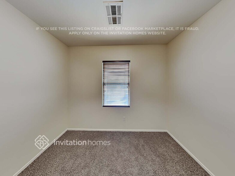 Building Photo - 1514 S Roadrunner Dr