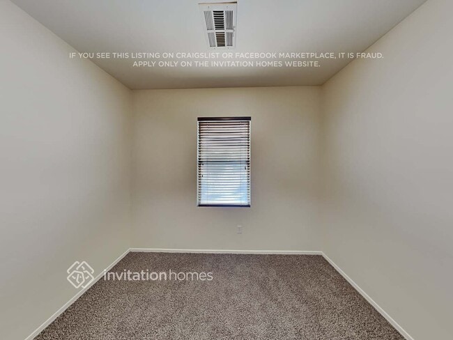 Building Photo - 1514 S Roadrunner Dr