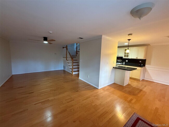 Building Photo - 586 Blue Ridge Dr