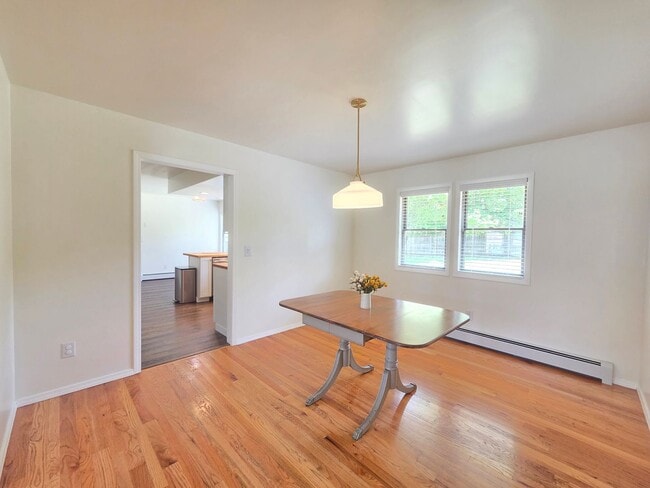 Building Photo - $3,050 - 4 Bed / 2.5 Bath Beautiful Home in Upper South Hill