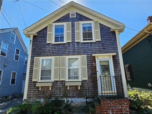 Building Photo - 10 Cherry St