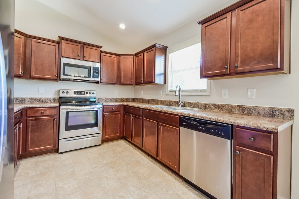 Building Photo - 206 Comet Ct