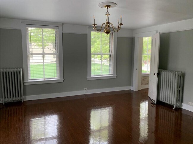 Building Photo - 47 Mill St