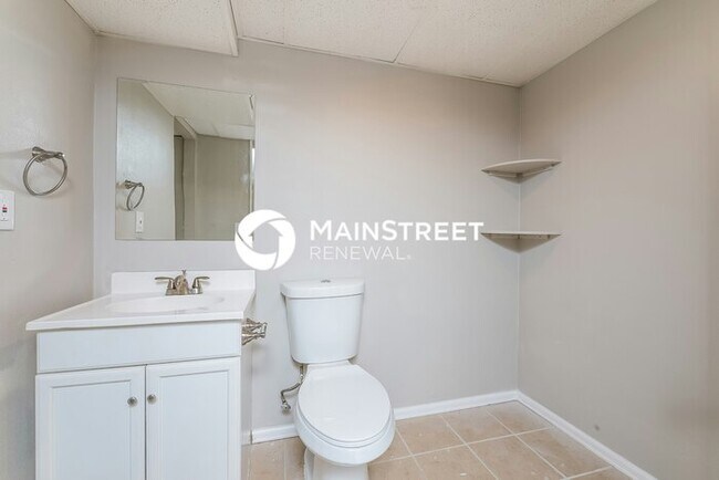 Building Photo - 4 Bedroom Pet-Friendly Home in Aurora, CO with Main Street Renewal