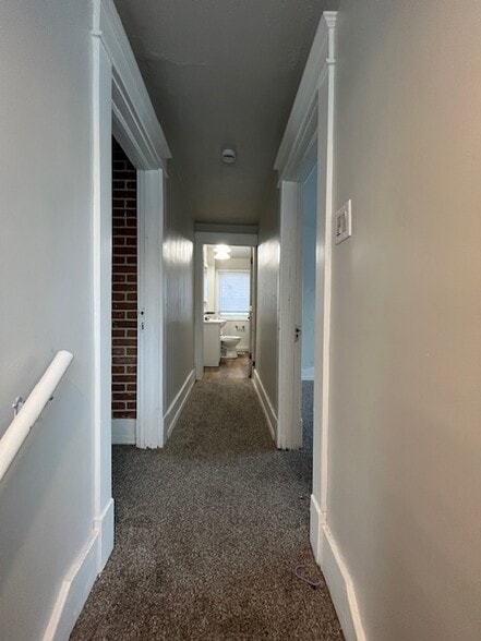 Building Photo - 230 E Victoria St