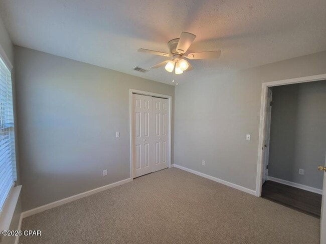 Building Photo - 2406 Maple Ct