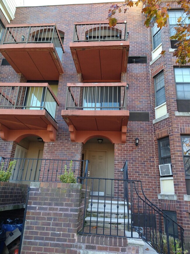Building Photo - 71-18 164th St