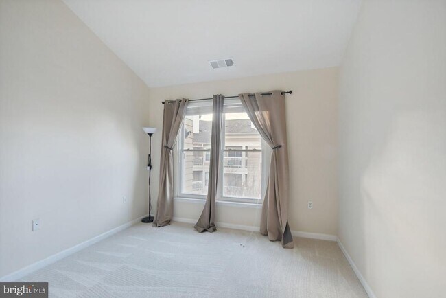 Building Photo - 12919 Alton Square