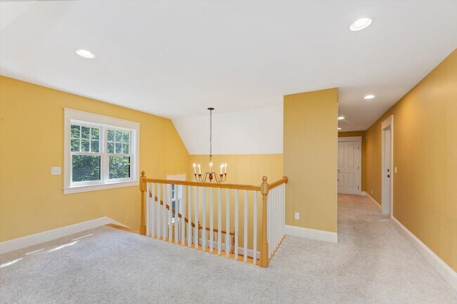 Building Photo - 662 Hurricane Rd