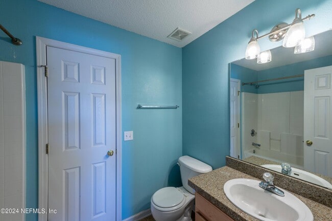 Building Photo - 807 Scrub Jay Dr