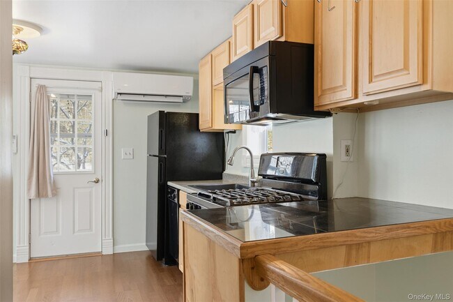 Building Photo - 265 Oakland Valley Rd