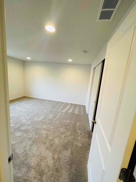 Building Photo - 611 Koontz Rd