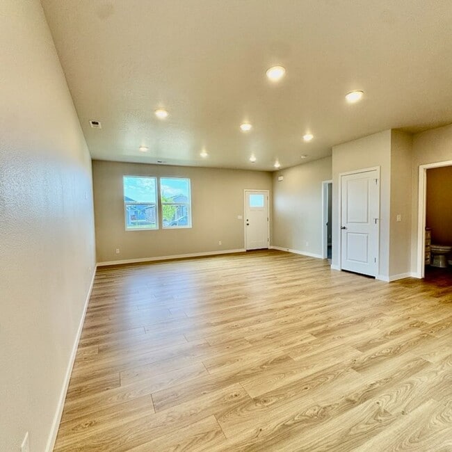 Building Photo - Beautiful Brand New Home!