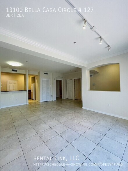 Building Photo - 13100 Bella Casa Cir