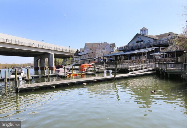 Building Photo - 455 Fortress Way