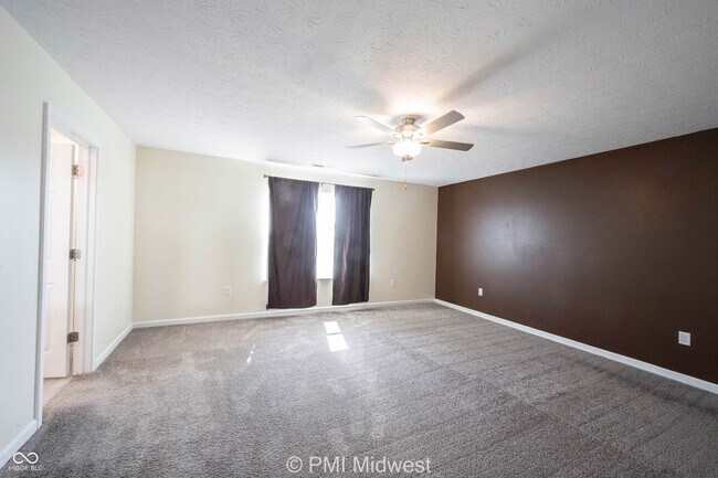 Building Photo - 3975 Fenwick Ln