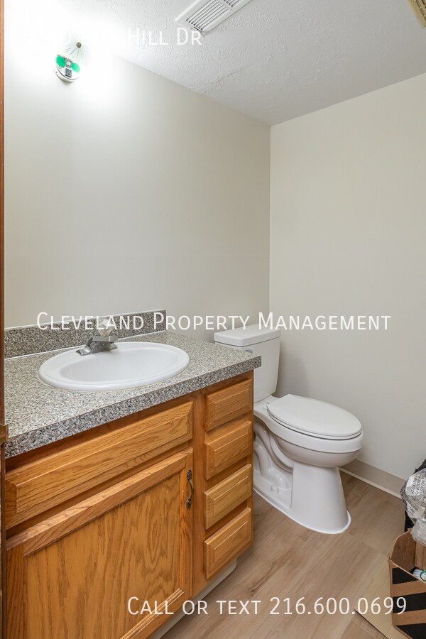 Building Photo - 5740 Elm Hill Dr