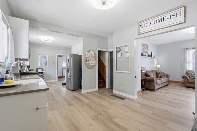 Building Photo - 626 E High St