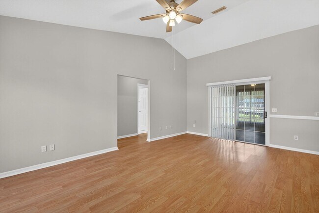 Building Photo - Available Now! Move-In Ready 3BR Home with Florida Room & Shed