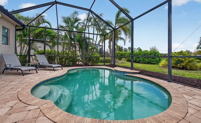 Building Photo - 10812 Trophy Dr