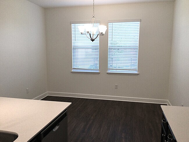 Building Photo - 1016 Walden Pond Dr