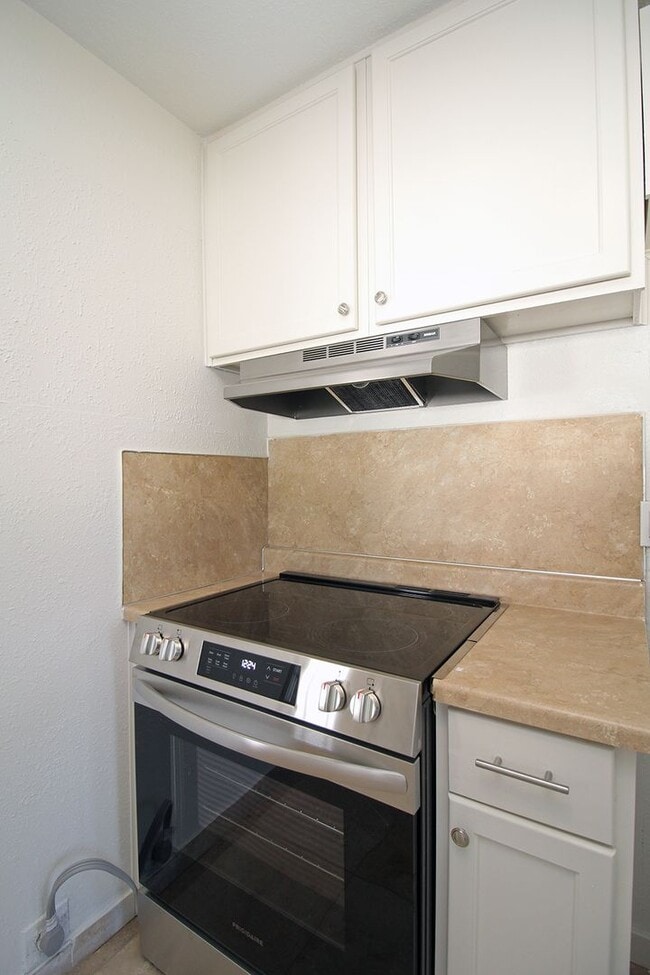 Building Photo - 4736 SE 99th Ave