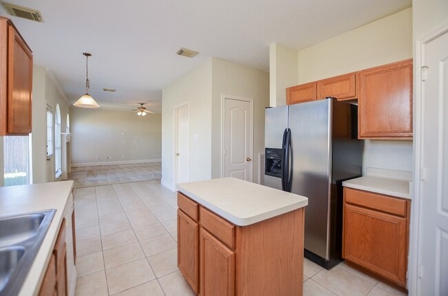 Building Photo - 21210 Woodland Green Dr