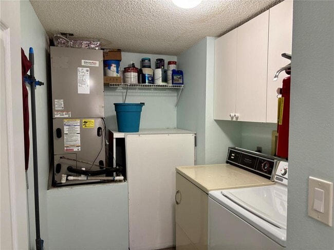 Building Photo - 6211 Timberlake Dr