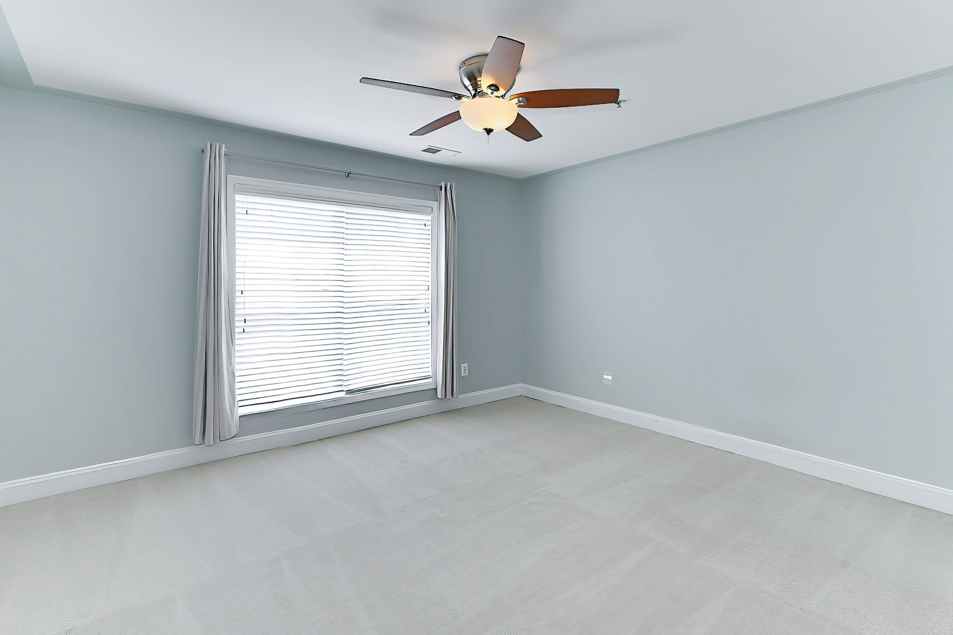 Primary Bedroom - 2022 N Culpeper St