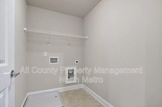Building Photo - 10006 Jack Dr