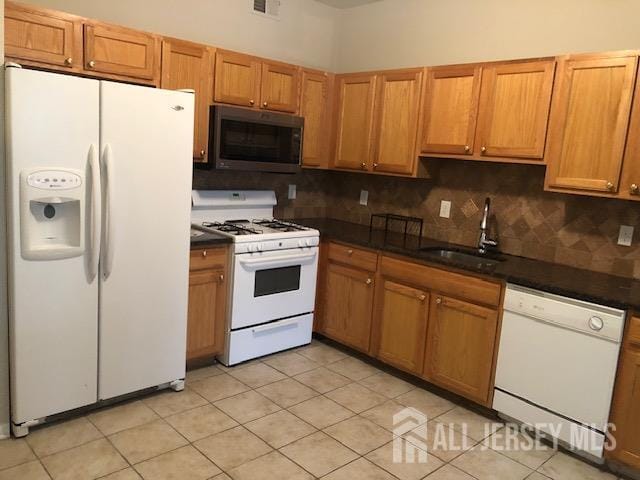 Building Photo - 301 Pinelli Dr