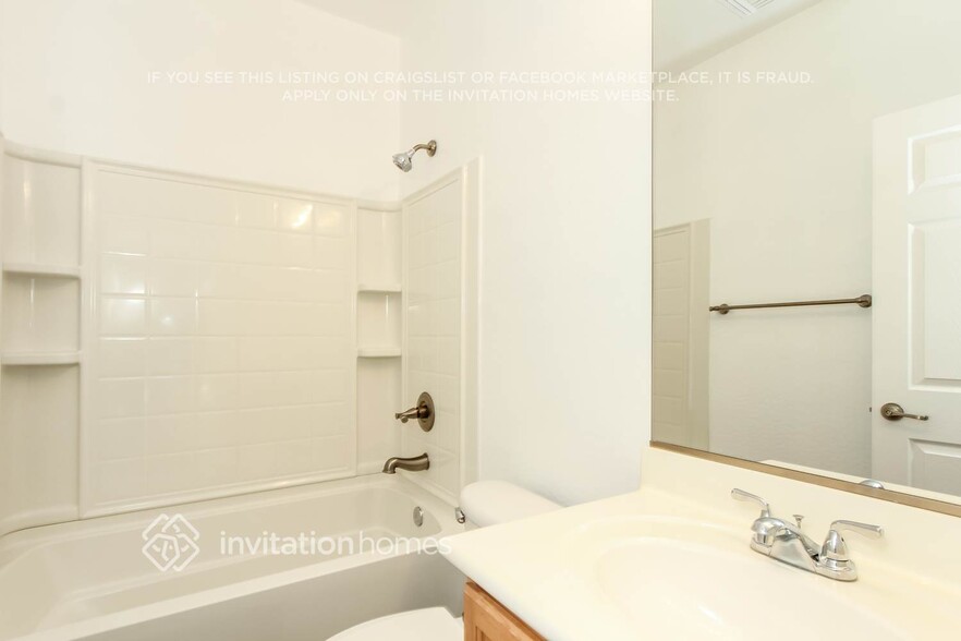 Building Photo - 2516 N 148th Dr