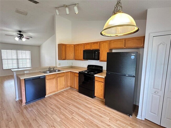 Building Photo - 2763 Athens Dr