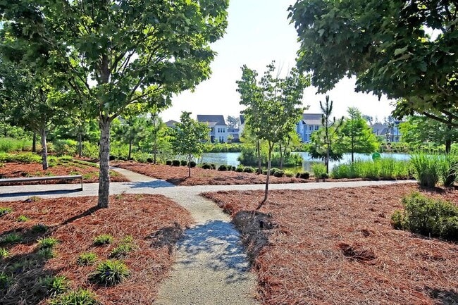 Building Photo - 146 Winding Branch Dr