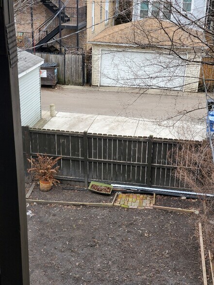 Building Photo - 1254 N Maplewood Ave