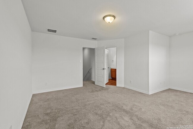 Building Photo - 1927 Overlook Knoll