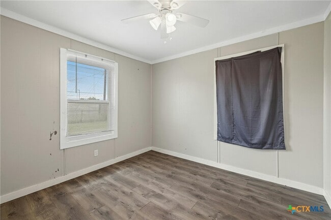 Building Photo - 810 Crockett Dr